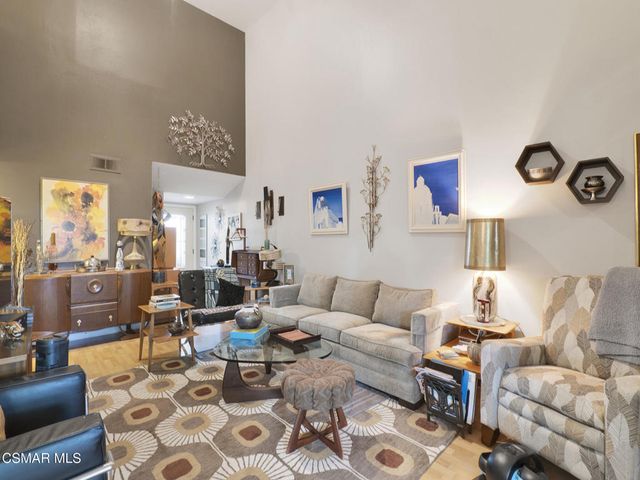 24829 Apple Street E, Newhall, CA 91321