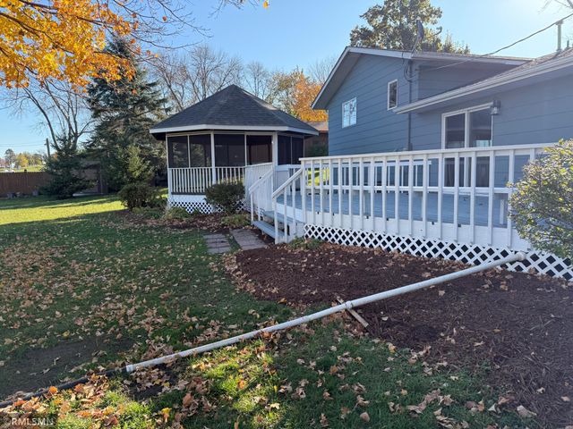 105 N Circle Drive, Montgomery, MN 56069