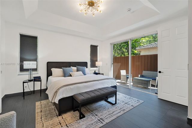 1251 Hayes St, Hollywood, FL 33019