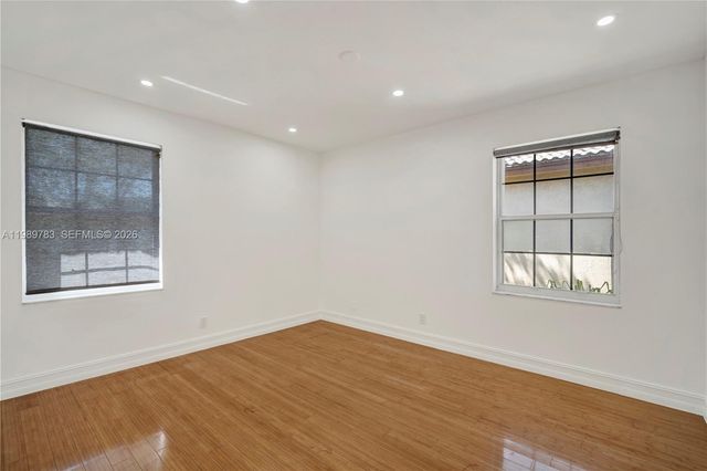 1251 Hayes St, Hollywood, FL 33019