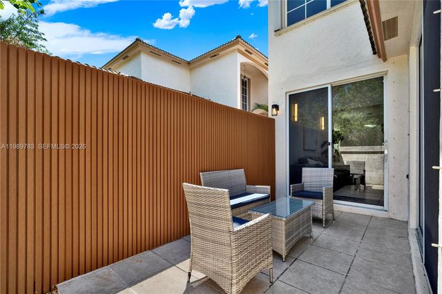 1251 Hayes St, Hollywood, FL 33019