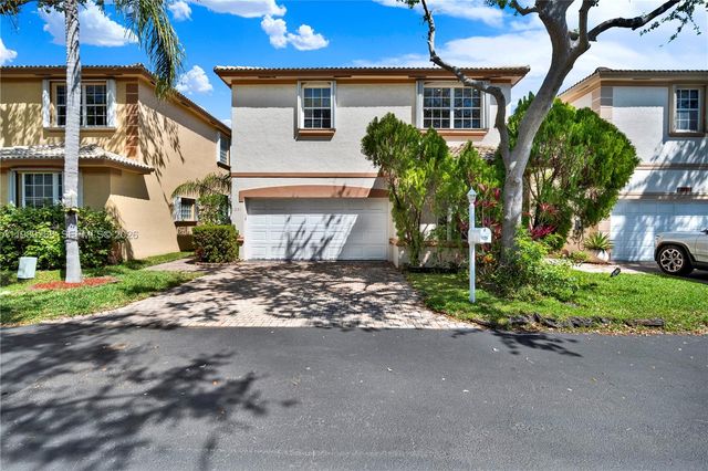 1251 Hayes St, Hollywood, FL 33019