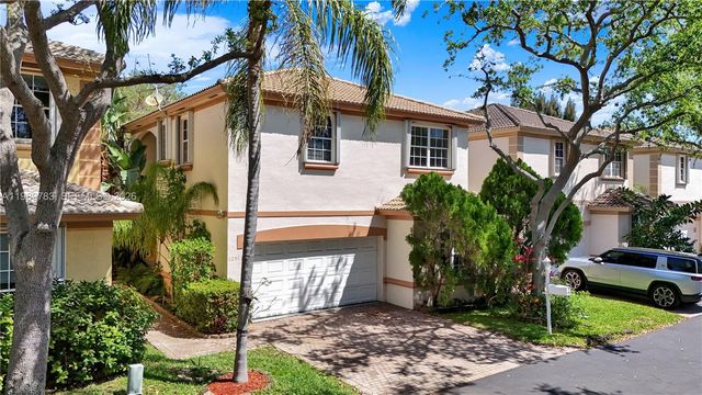 1251 Hayes St, Hollywood, FL 33019