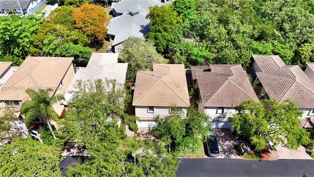 1251 Hayes St, Hollywood, FL 33019