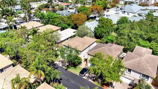 1251 Hayes St, Hollywood, FL 33019