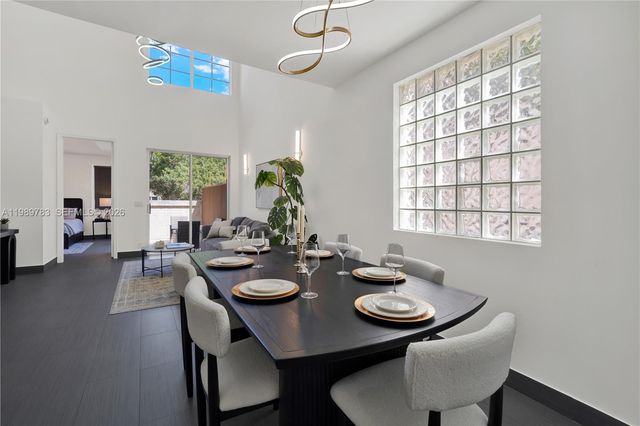 1251 Hayes St, Hollywood, FL 33019