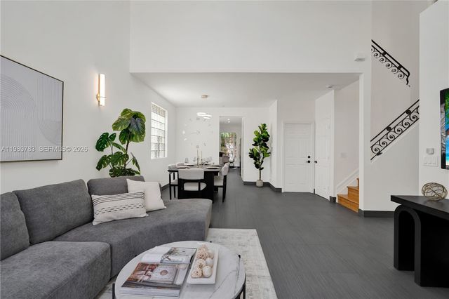 1251 Hayes St, Hollywood, FL 33019