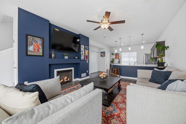 5526 Prairie Place Drive, Mcfarland, WI 53558