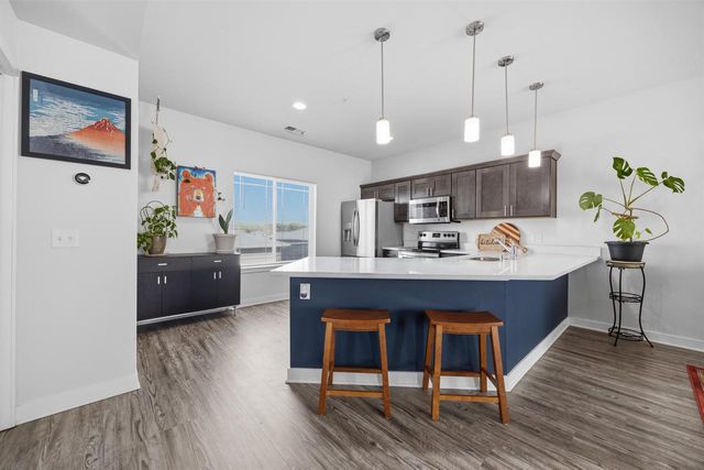 5526 Prairie Place Drive, Mcfarland, WI 53558