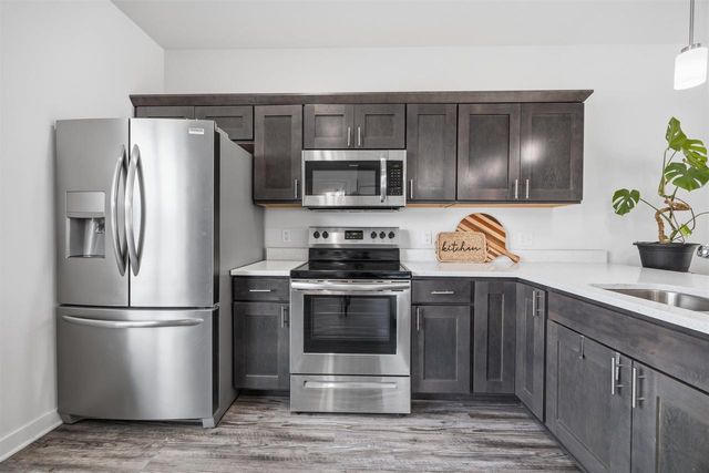 5526 Prairie Place Drive, Mcfarland, WI 53558