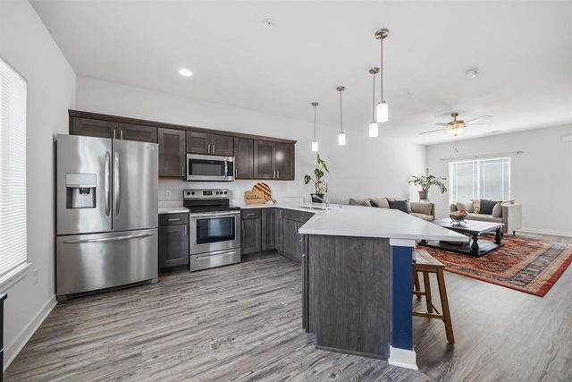 5526 Prairie Place Drive, Mcfarland, WI 53558