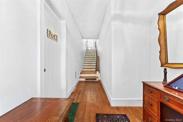 31 Howard Avenue 2, White Plains, NY 10605