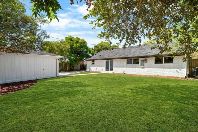 5207 Hummingbird Street, Houston, TX 77035