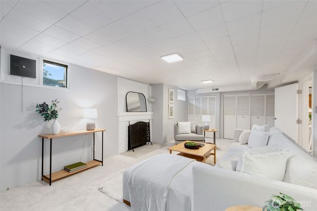 1701 N 82nd Street, Seattle, WA 98103