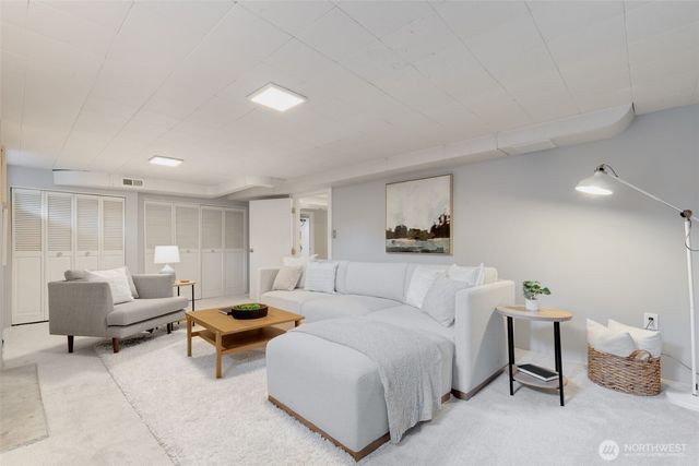 1701 N 82nd Street, Seattle, WA 98103