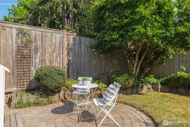 1701 N 82nd Street, Seattle, WA 98103