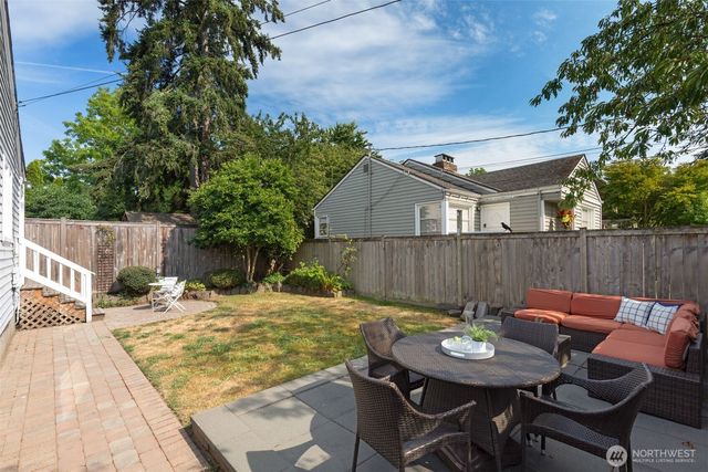 1701 N 82nd Street, Seattle, WA 98103