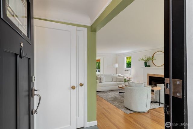 1701 N 82nd Street, Seattle, WA 98103