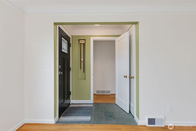 1701 N 82nd Street, Seattle, WA 98103