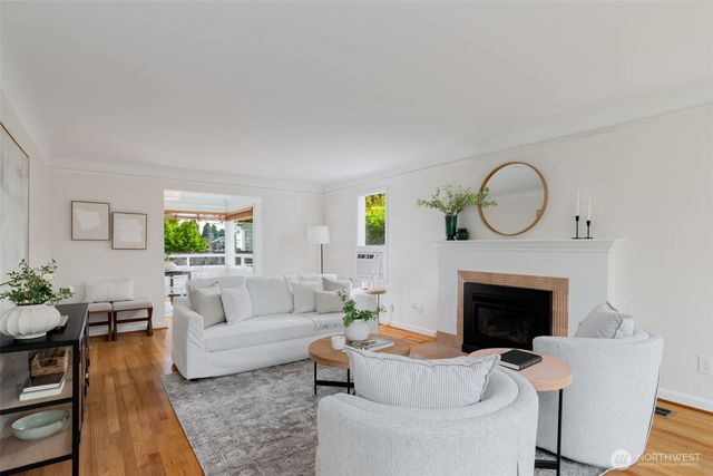 1701 N 82nd Street, Seattle, WA 98103