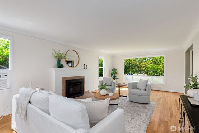 1701 N 82nd Street, Seattle, WA 98103