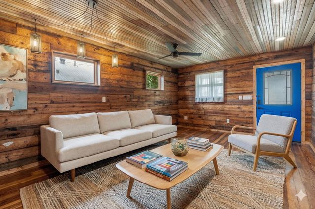 1148 Gunter ST, Austin, TX 78721