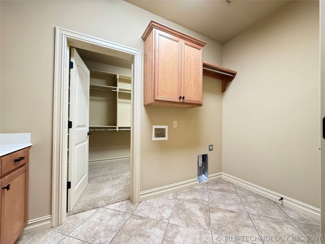 9305 S 74th East Avenue, Tulsa, OK 74133