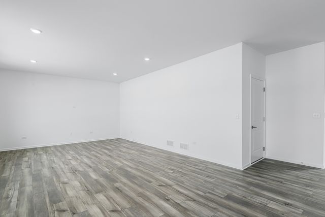 423 Hathaway Lane, Oswego, IL 60543