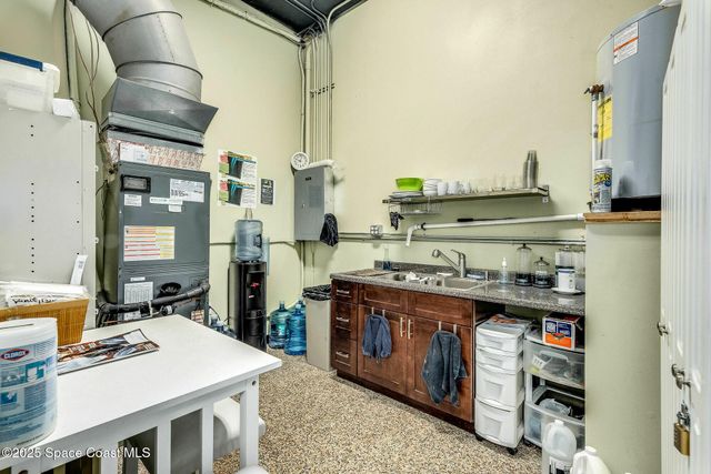 902 E New Haven Avenue, Melbourne, FL 32901