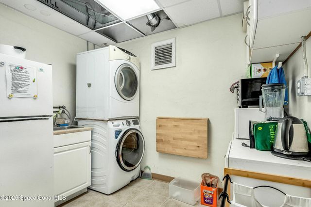 902 E New Haven Avenue, Melbourne, FL 32901