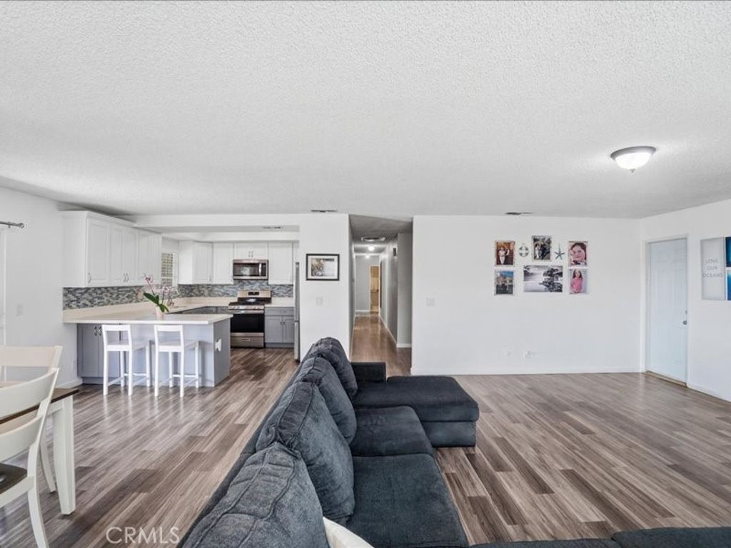 Image 16 of property listing at 1826 Hillside, Norco, CA 92860