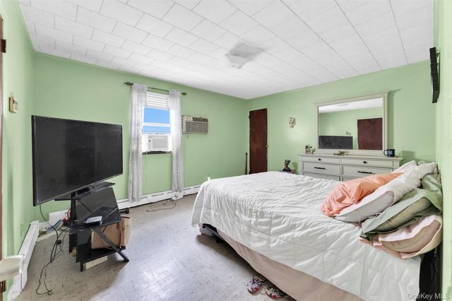 623 Hollywood Avenue, Bronx, NY 10465