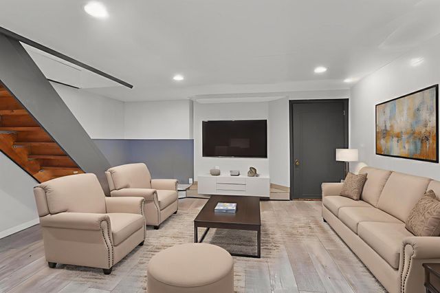 1801 3rd Avenue N, Minneapolis, MN 55405