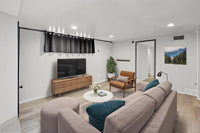 1801 3rd Avenue N, Minneapolis, MN 55405