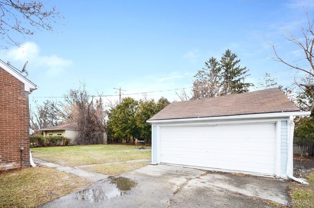 15065 Lincoln Avenue, Eastpointe, MI 48021