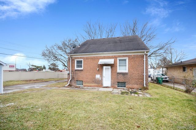 15065 Lincoln Avenue, Eastpointe, MI 48021