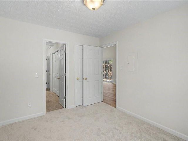 1075 Daventry Crossing, Woodstock, GA 30188
