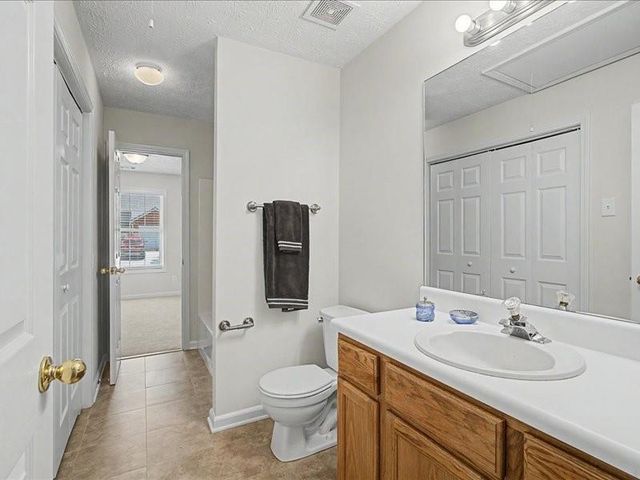 1075 Daventry Crossing, Woodstock, GA 30188
