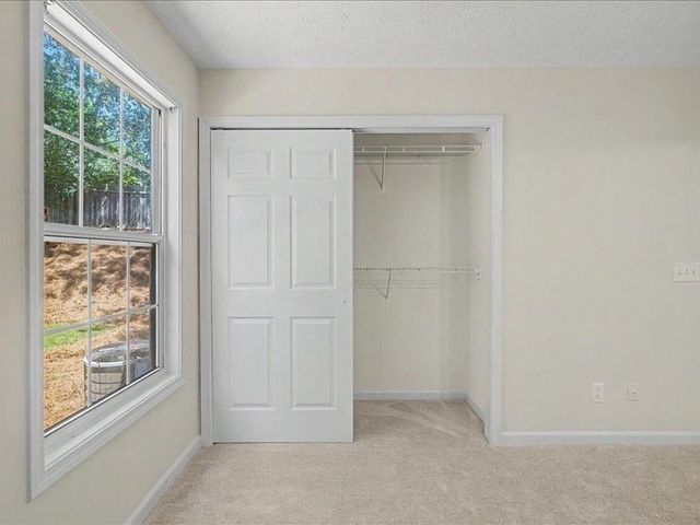 1075 Daventry Crossing, Woodstock, GA 30188