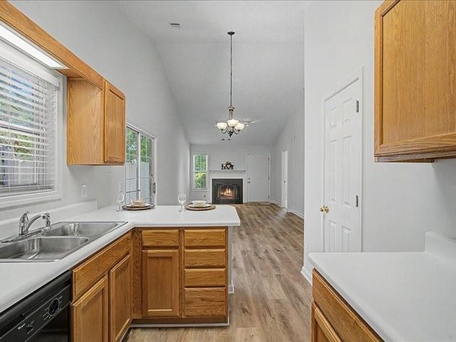 1075 Daventry Crossing, Woodstock, GA 30188