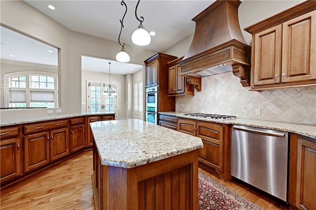 3313 W 138th Street, Leawood, KS 66224