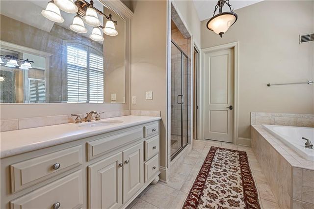 3313 W 138th Street, Leawood, KS 66224