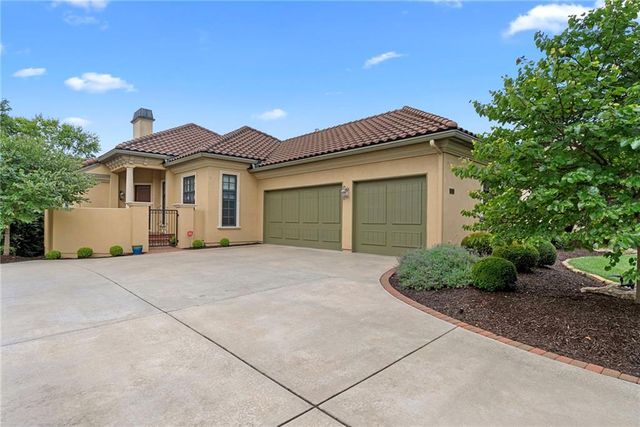 3313 W 138th Street, Leawood, KS 66224
