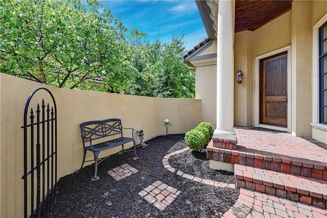 3313 W 138th Street, Leawood, KS 66224