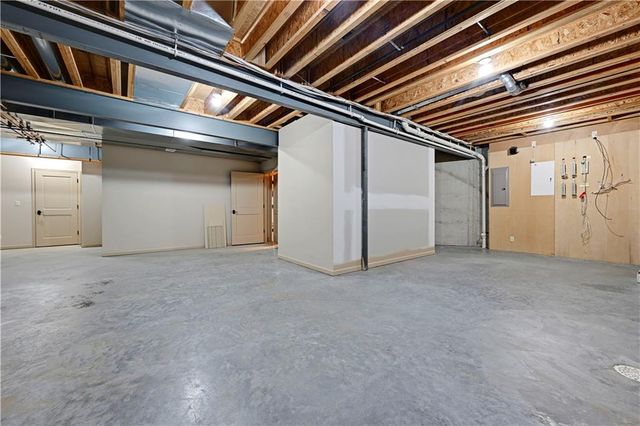 3313 W 138th Street, Leawood, KS 66224