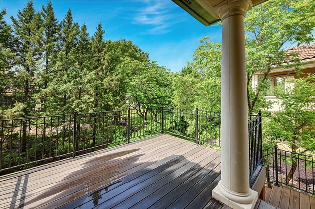 3313 W 138th Street, Leawood, KS 66224