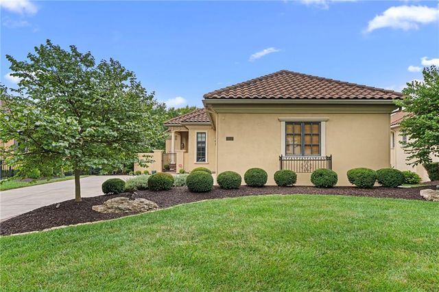3313 W 138th Street, Leawood, KS 66224