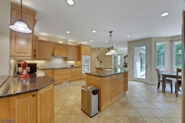 6 Briscoe Chase, Ringwood Boro, NJ 07456