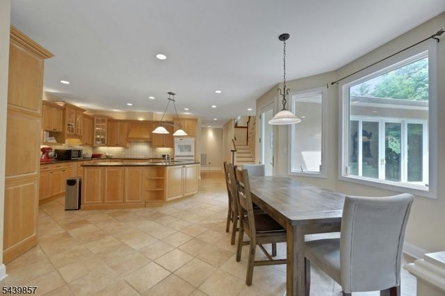 6 Briscoe Chase, Ringwood Boro, NJ 07456