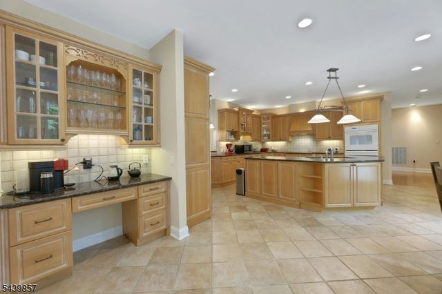 6 Briscoe Chase, Ringwood Boro, NJ 07456